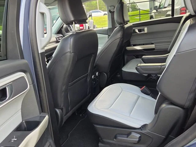 Used 2021 Blue Ford XLT image 7