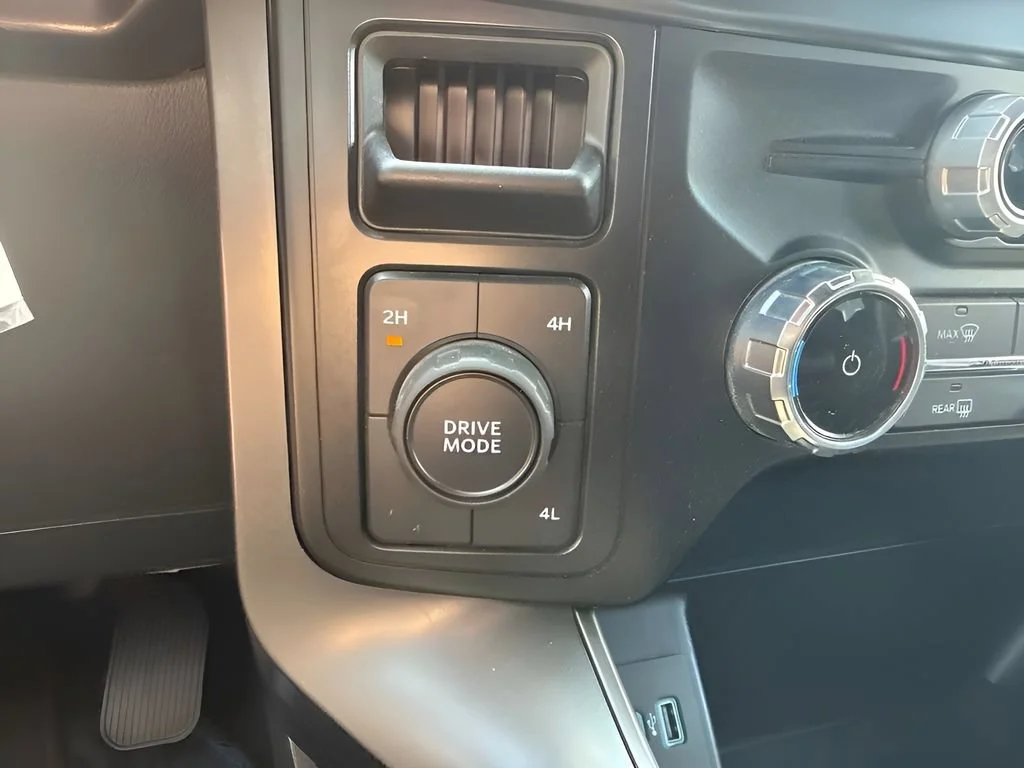 Used 2024 Gray Ford XLT image 23