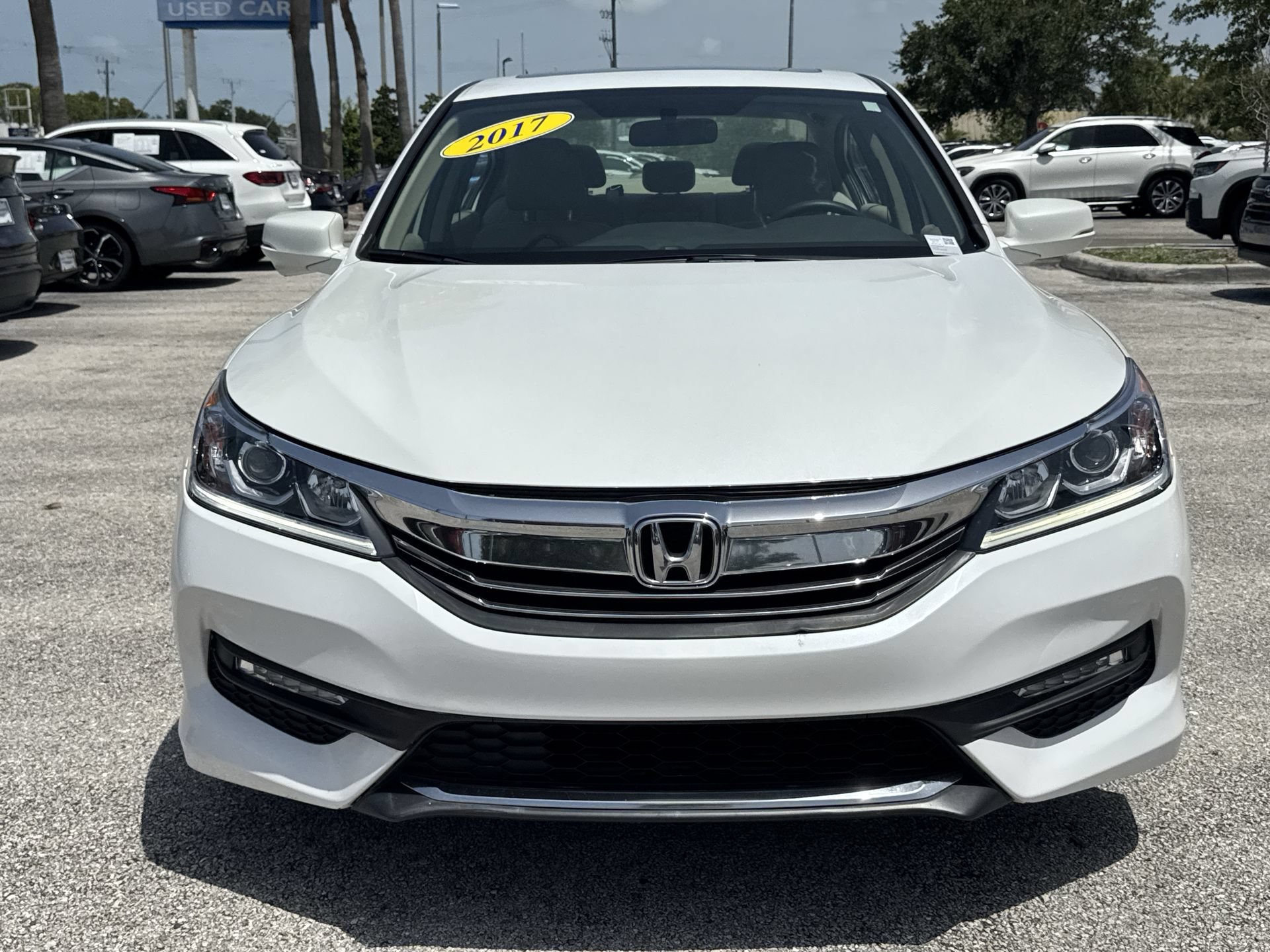 Used 2017 White Honda EX image 4