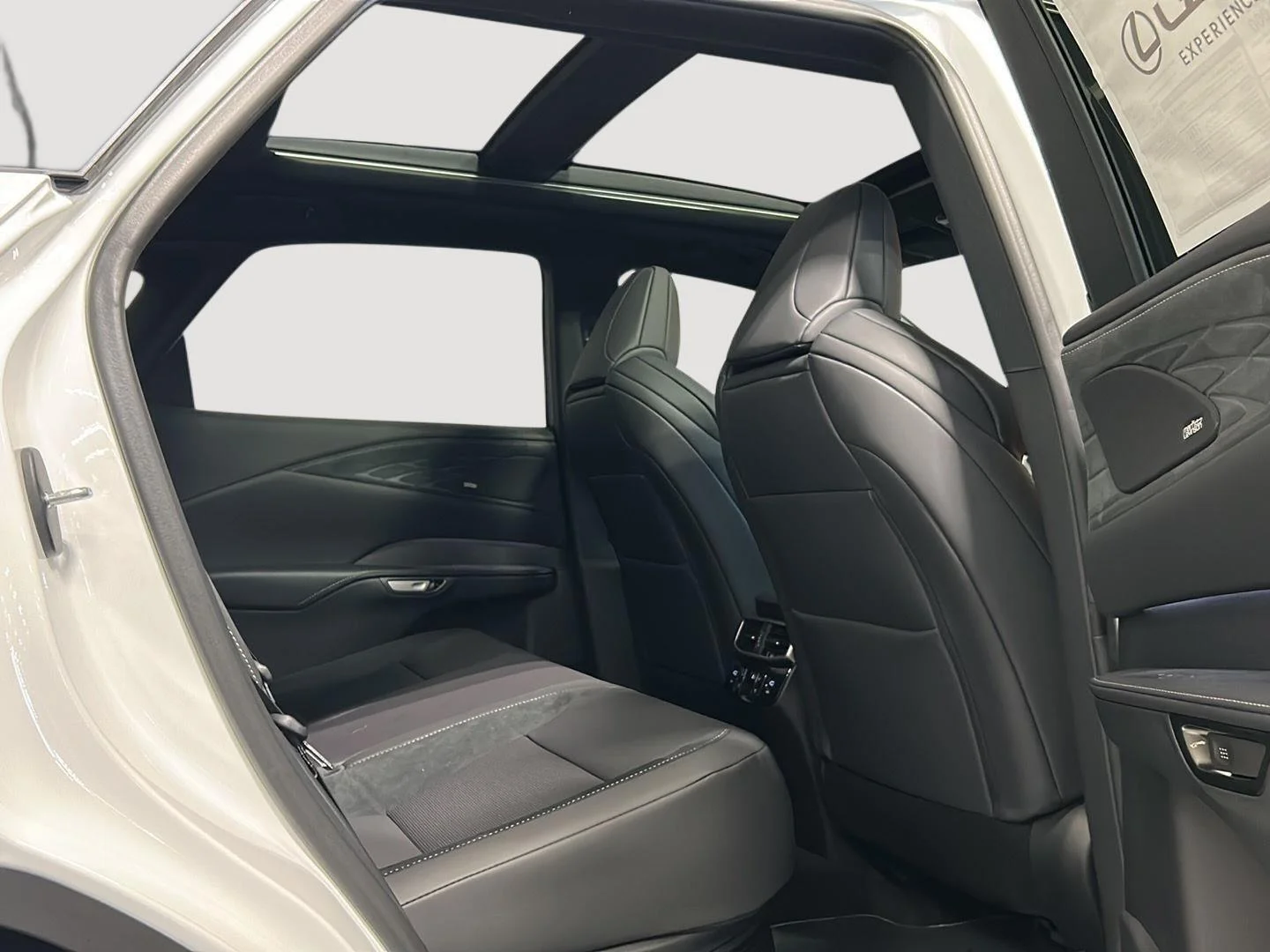 New 2026 Ultra White Lexus RX 500h F SPORT Performance image 13
