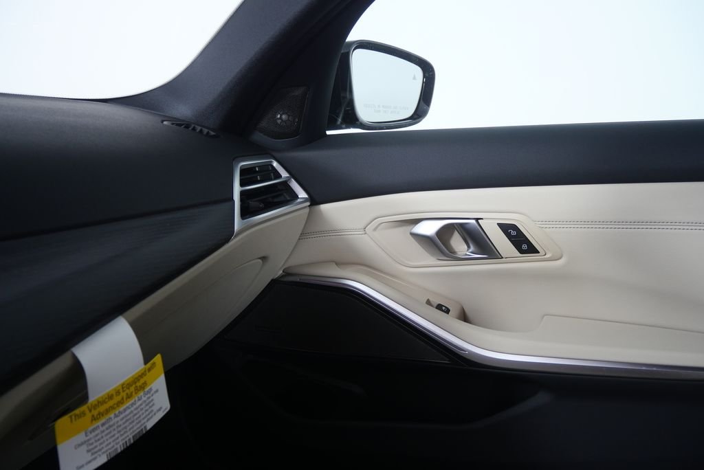 New 2026 Black Sapphire Metallic BMW 330i image 21