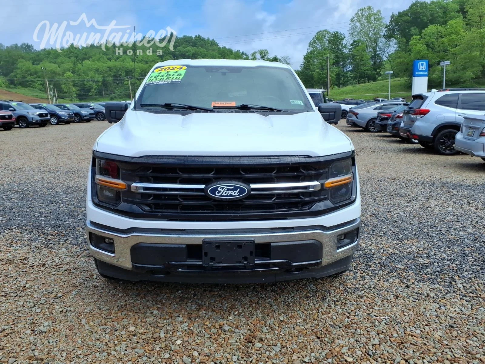 Used 2024 Oxford White Ford XLT image 2