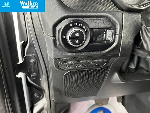 Used 2024 Crystal Metallic Jeep Mojave image 23