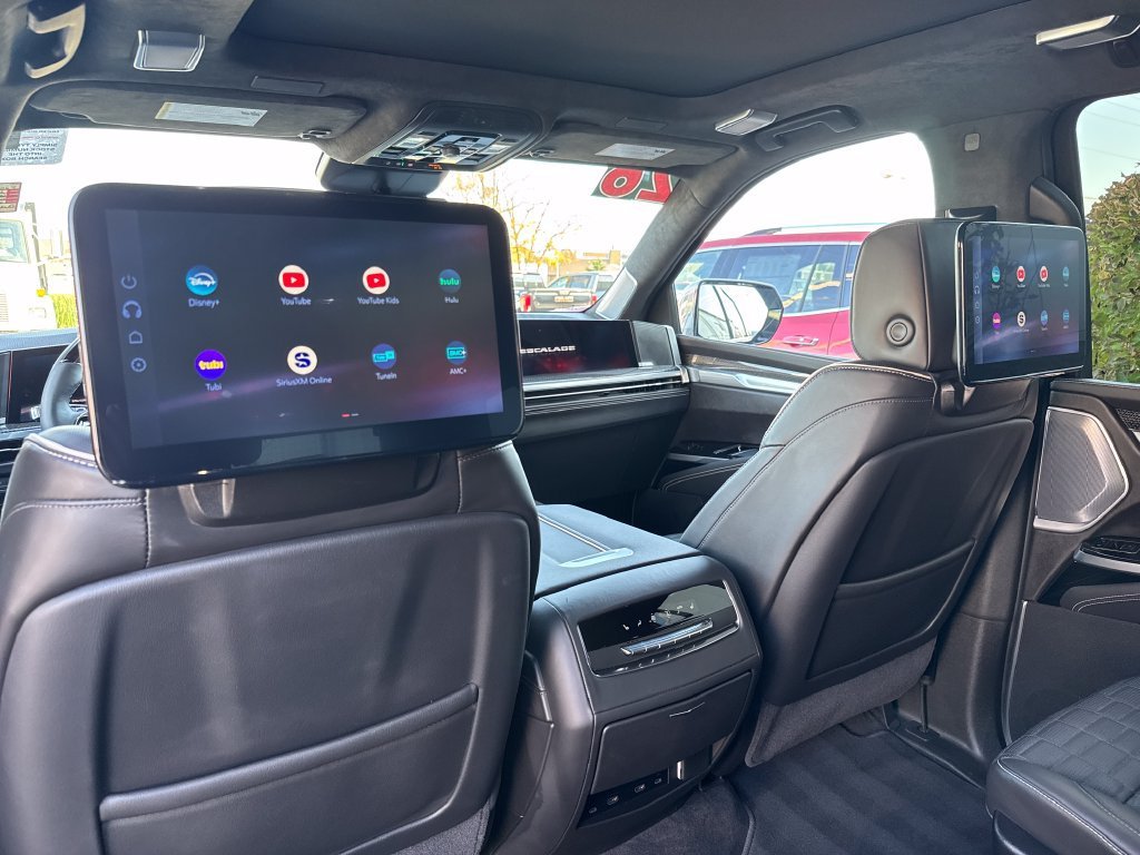2026 Cadillac Escalade ESV V-Series - Photo 39