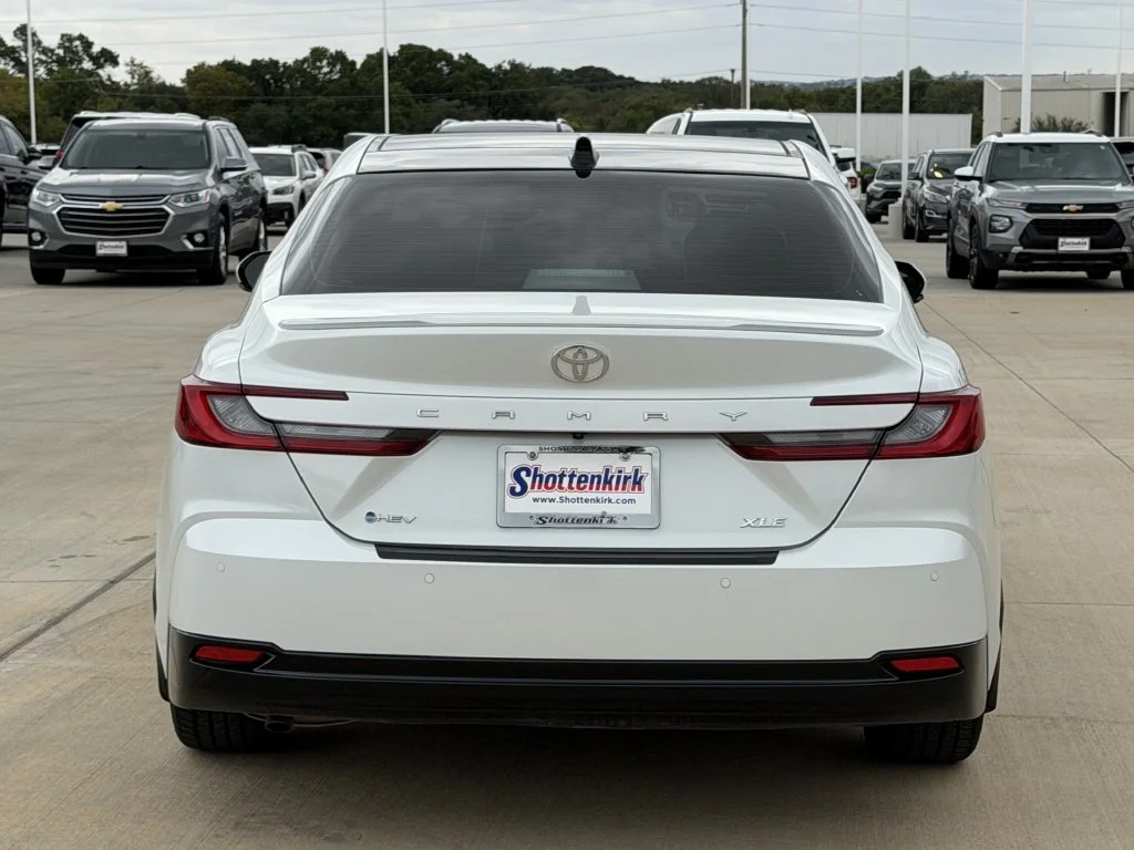 Used 2025 Beige Toyota XLE image 5