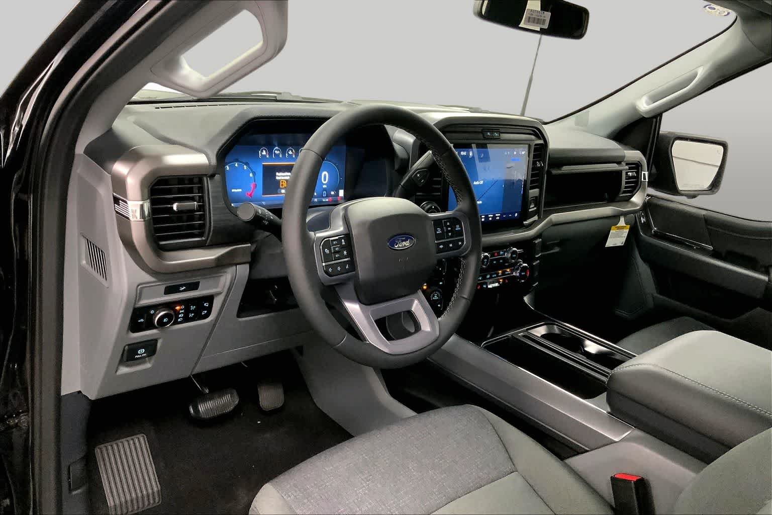 New 2026 Agate Black Metallic Ford XLT image 7