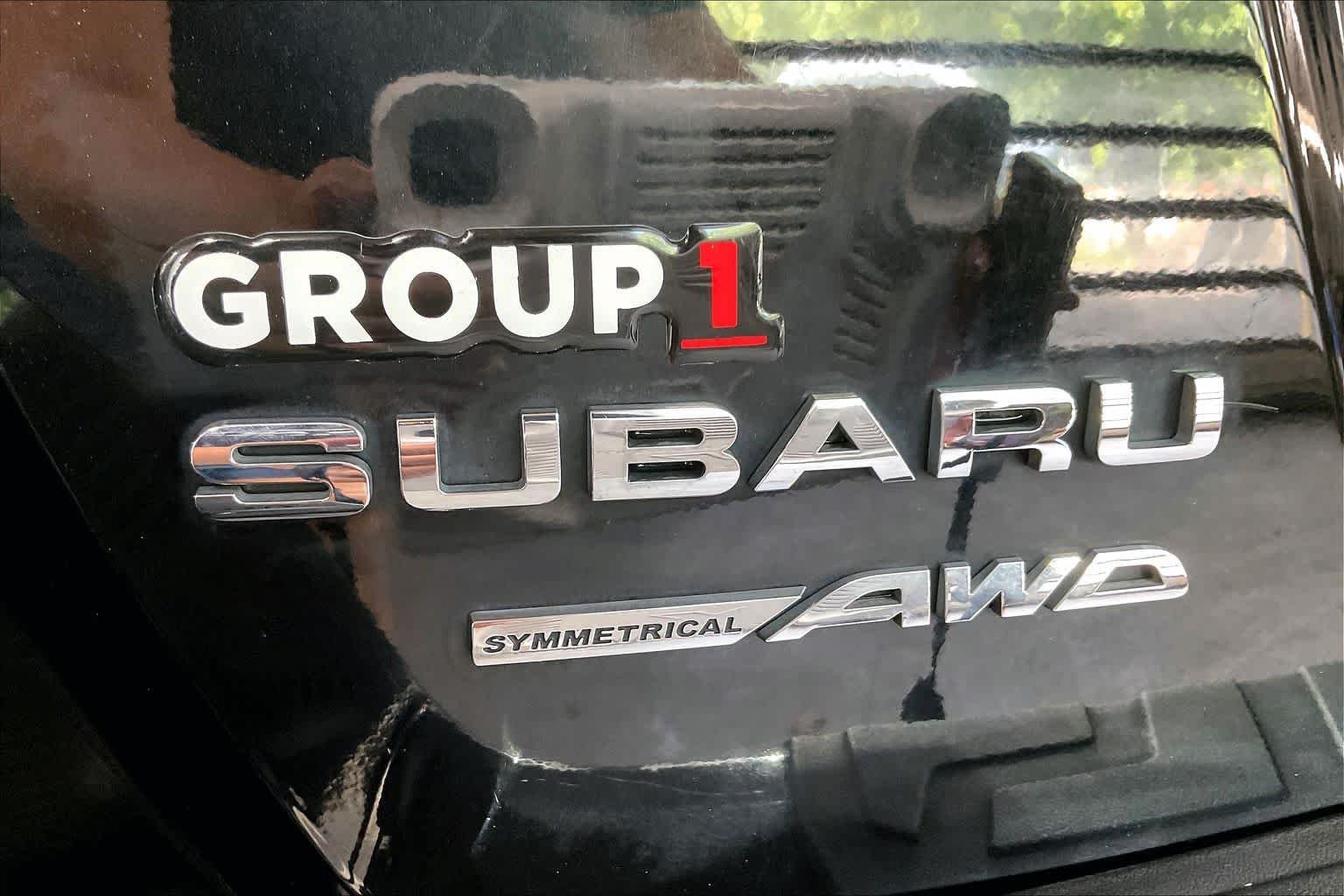 Used 2015 Crystal Black Silica Subaru Limited image 31