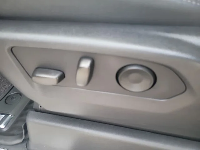 Used 2025 Beige Chevrolet High Country image 20