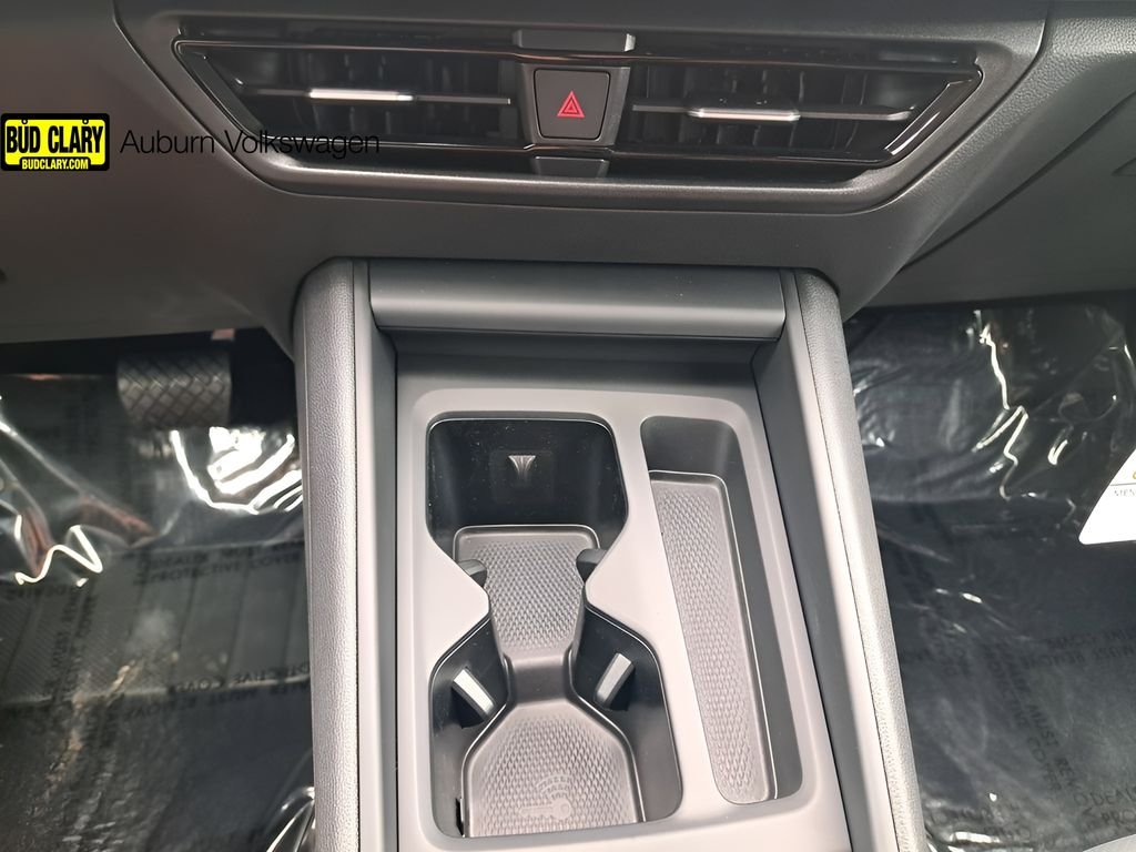 2025 Volkswagen Tiguan SE - Photo 24