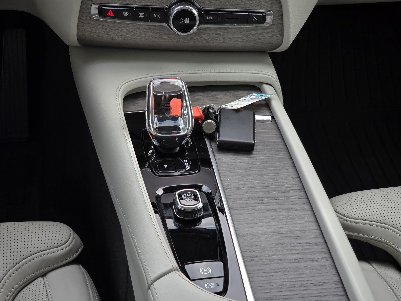 Certified Used 2023 Thunder Grey Metallic Volvo Ultimate image 18