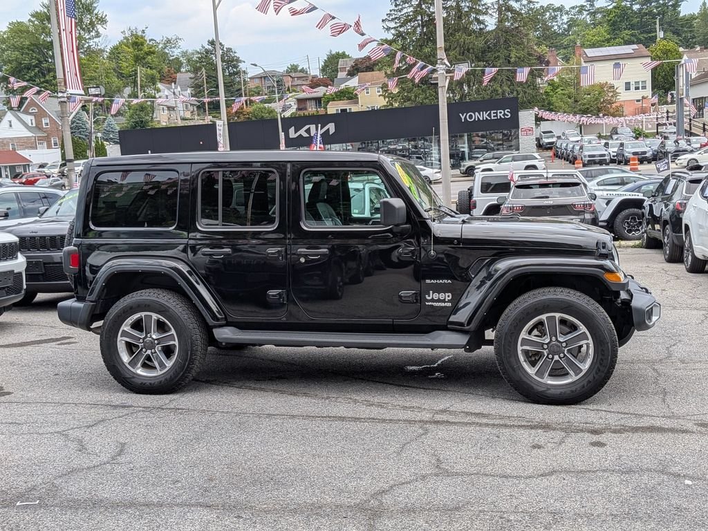 Used 2022 Black Jeep Unlimited Sahara image 5
