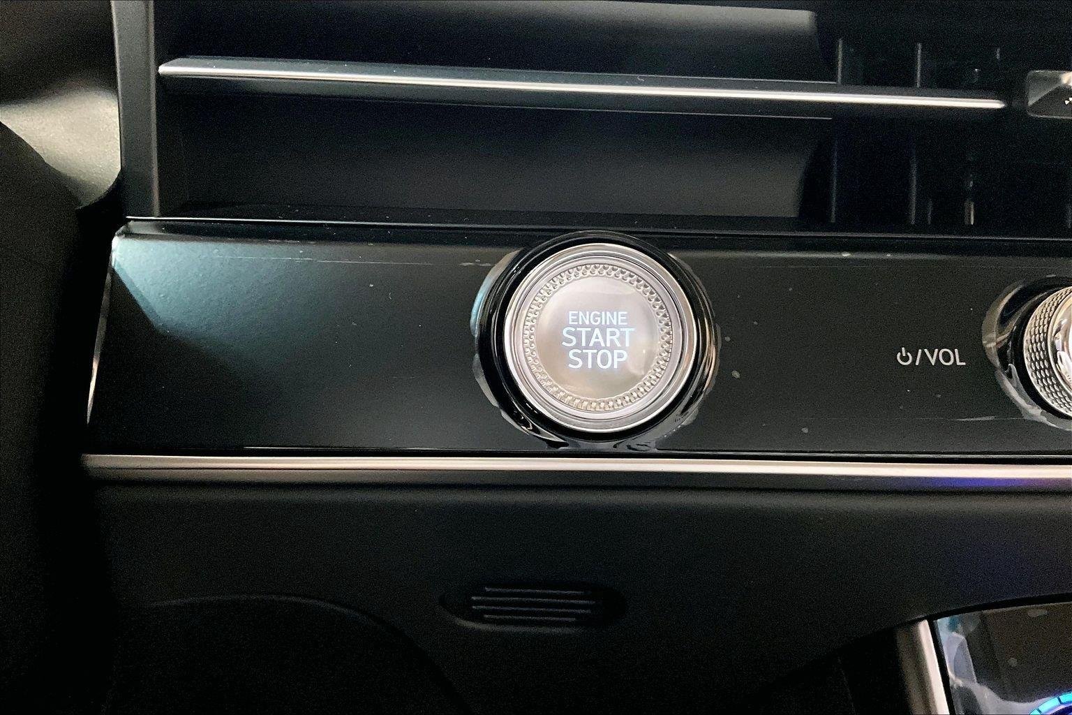 New 2026 Uyuni White Genesis 2.5T image 16