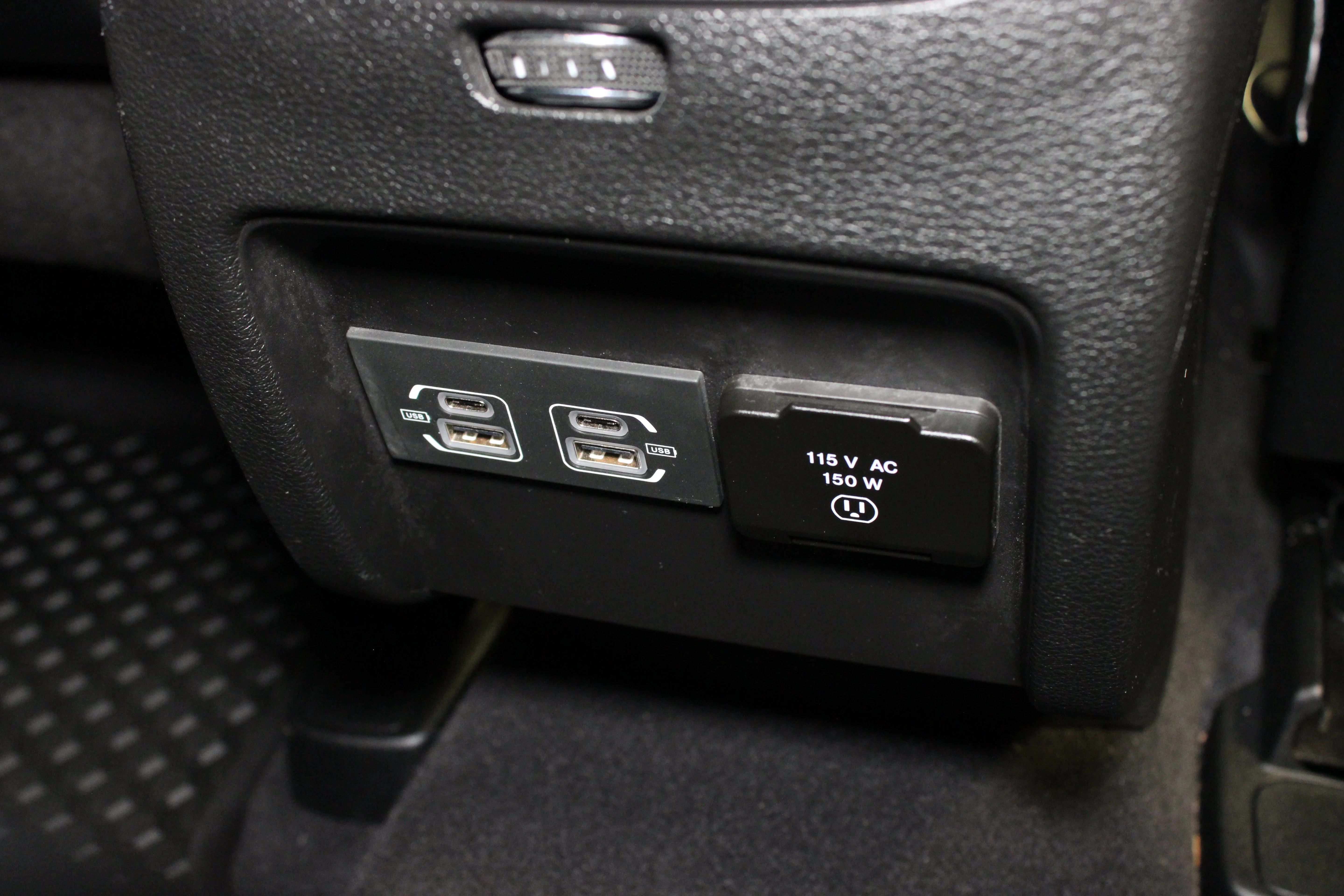 Used 2022 Diamond Black Crystal Pearlcoat Jeep Trailhawk image 14