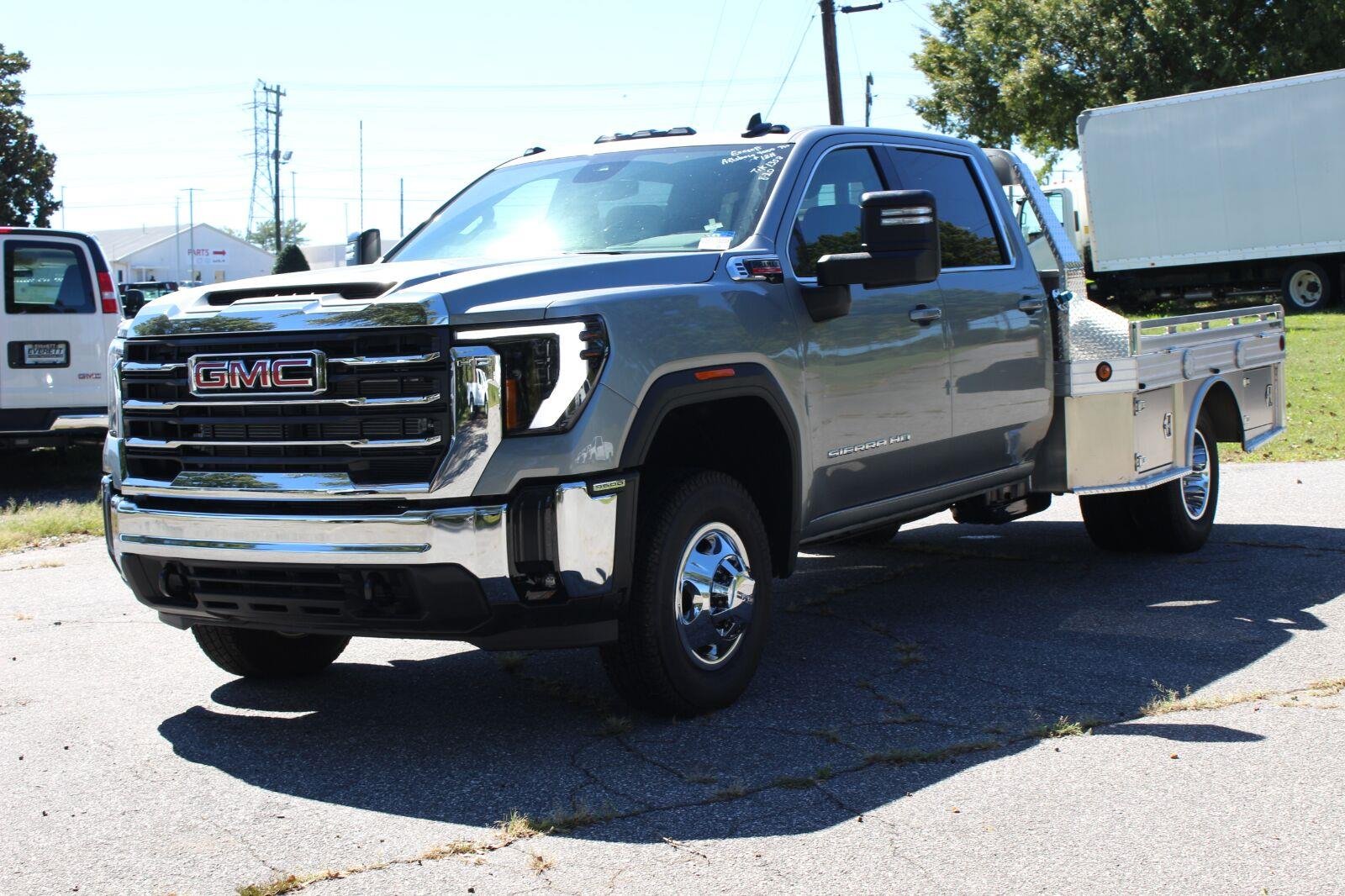 New 2026 Sterling Metallic GMC SLE image 3