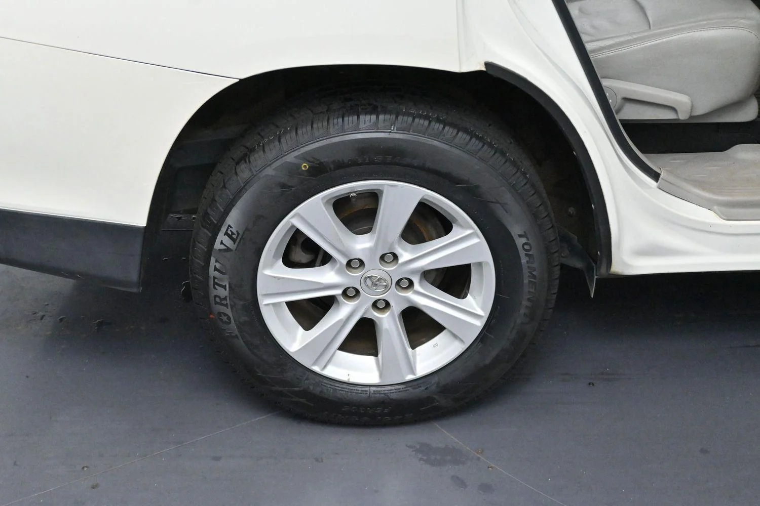 Used 2012 Blizzard Pearl Toyota SE image 35