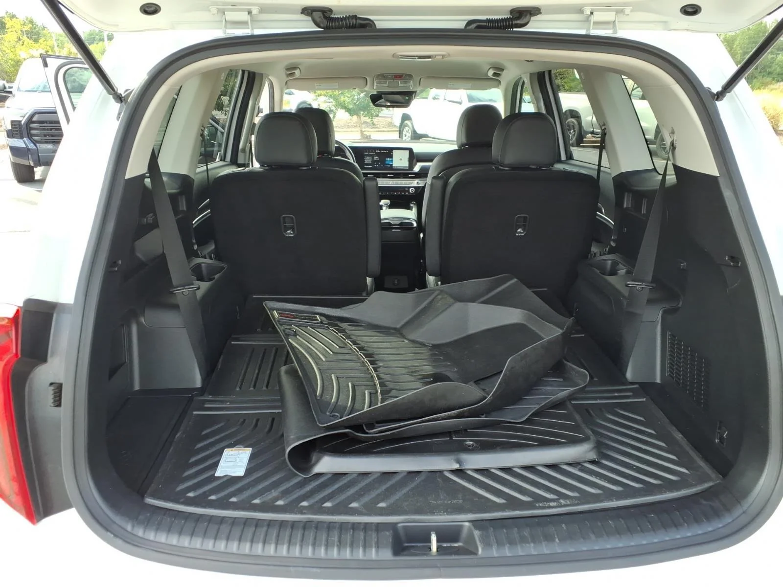 Used 2023  KIA S image 32