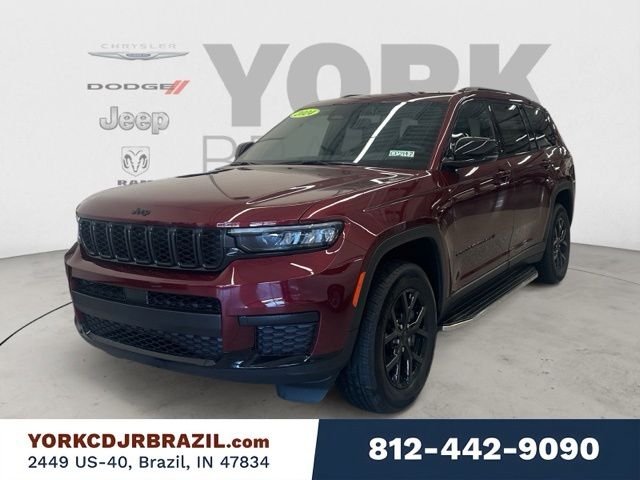 Used 2024 Red Jeep Altitude image 1