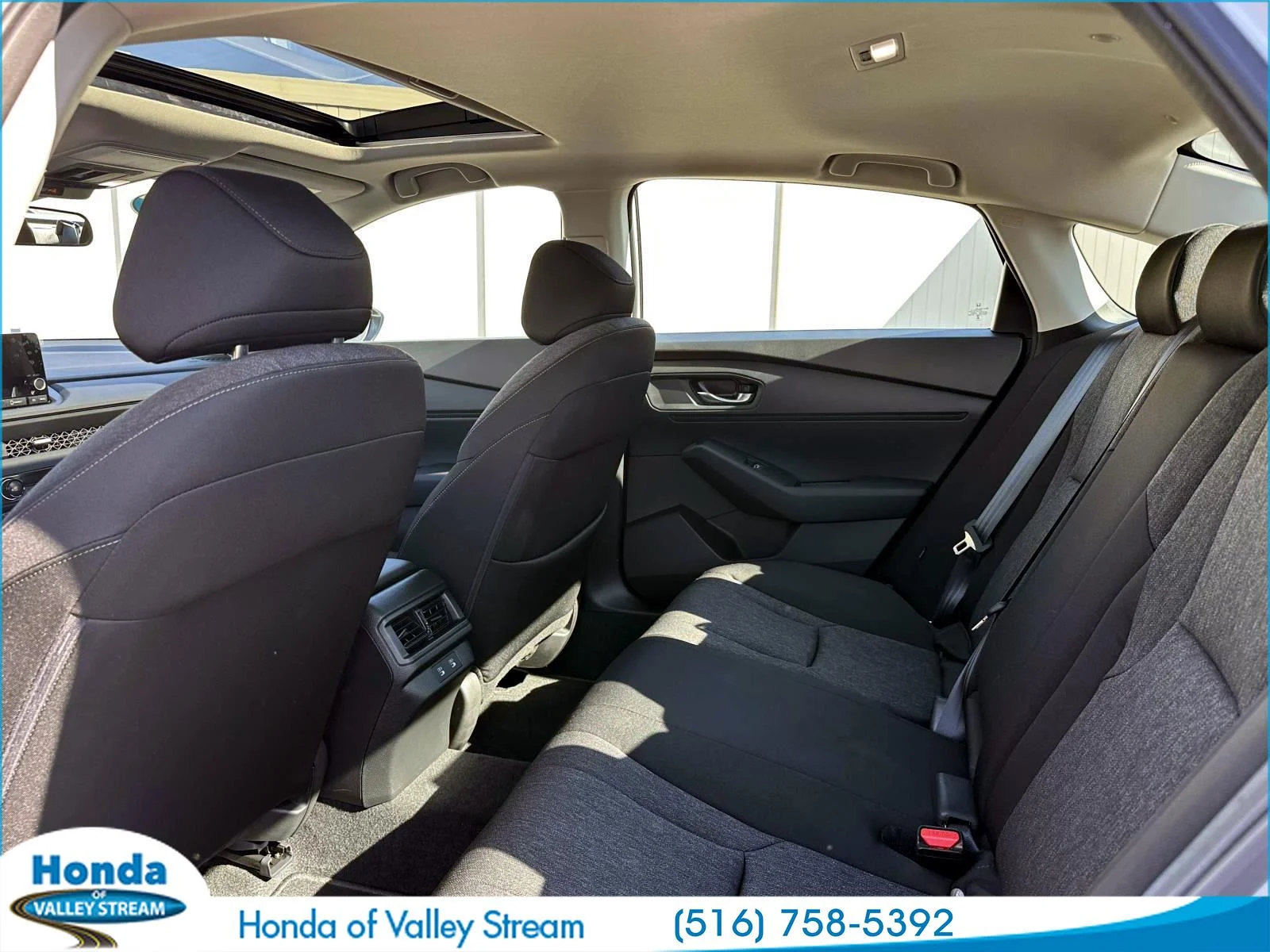 Certified Used 2025 Platinum White Pearl Honda SE image 11