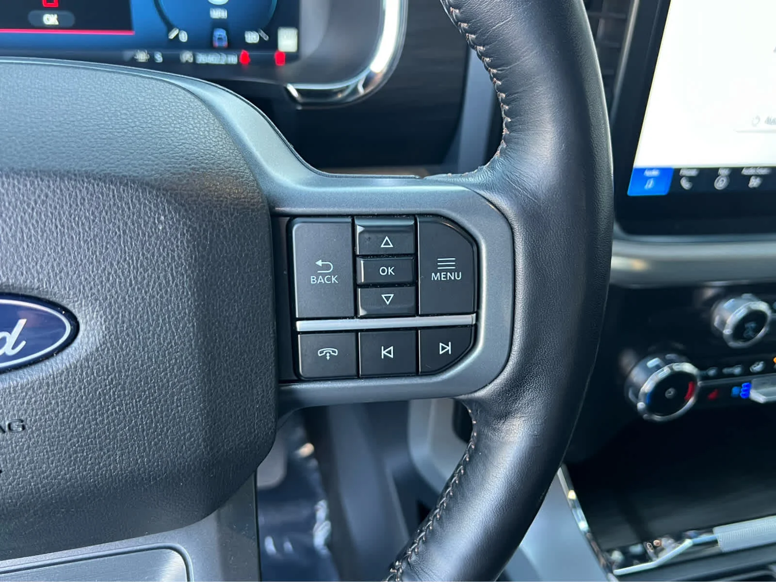 Used 2024 Avalanche Ford LARIAT image 34