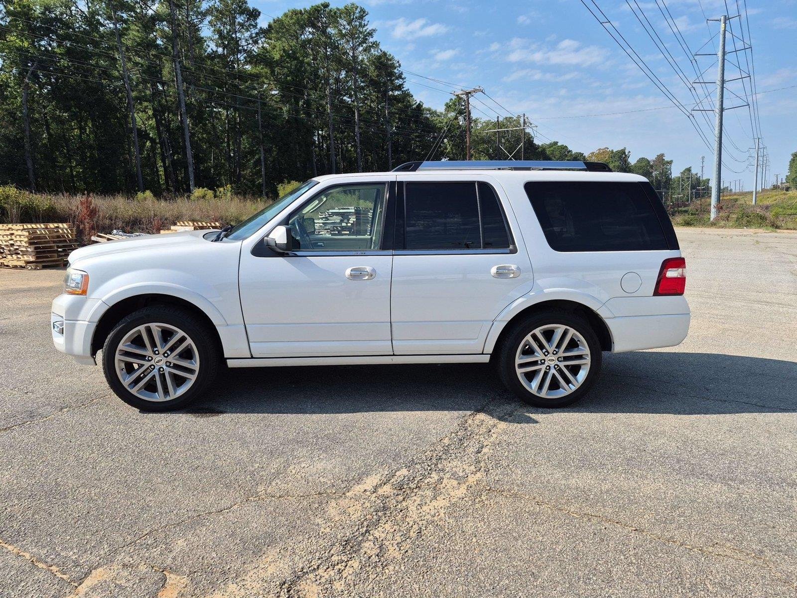 Used 2017 White Platinum Tri-Coat Metallic Ford Limited image 2