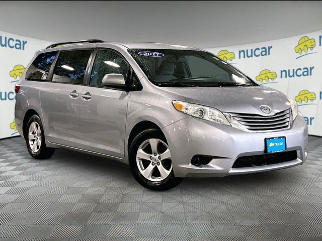 2017 Toyota Sienna LE