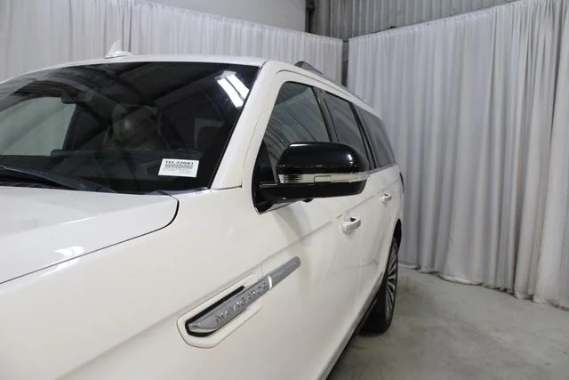 Used 2019 White Lincoln Reserve image 35