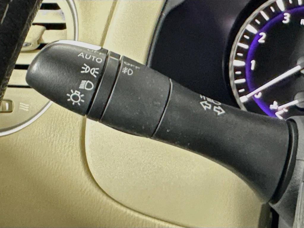 Certified Used 2018 Blue INFINITI  image 11