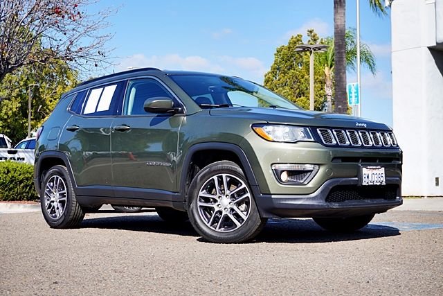 Used 2018 Green Jeep Latitude image 1