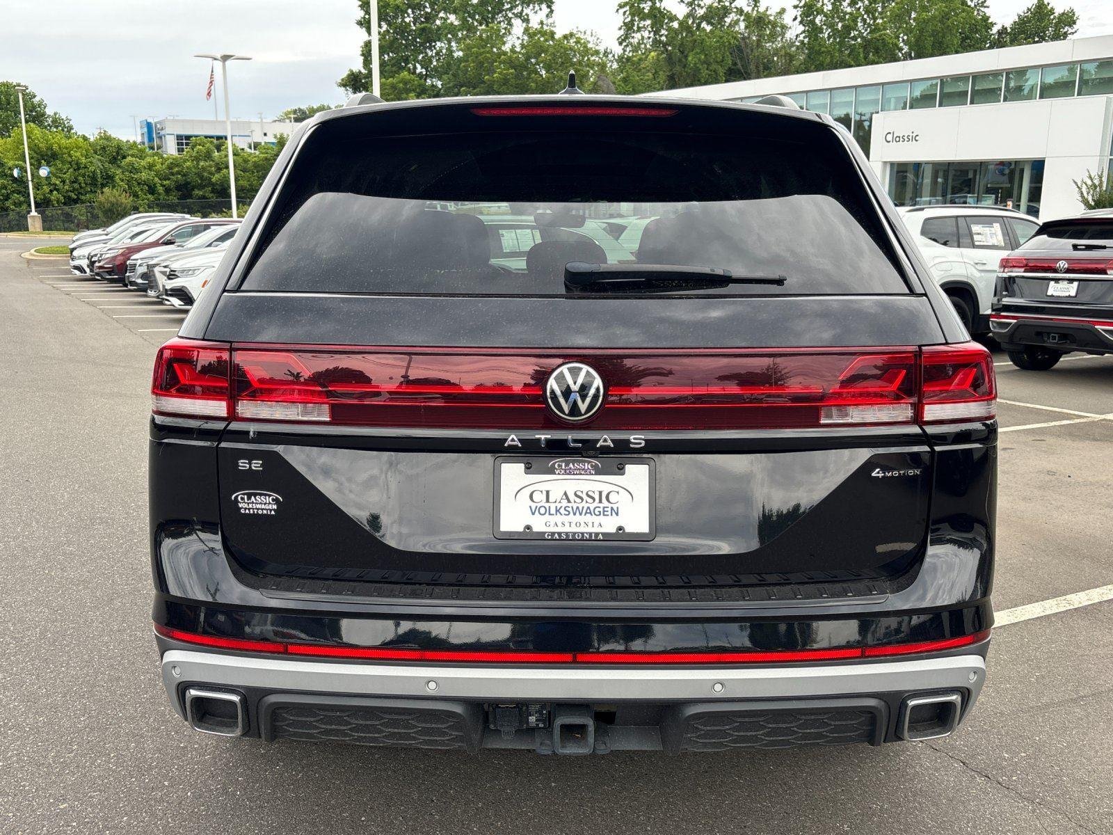 Used 2025 Deep Black Pearl Volkswagen 2.0T Peak Edition image 4
