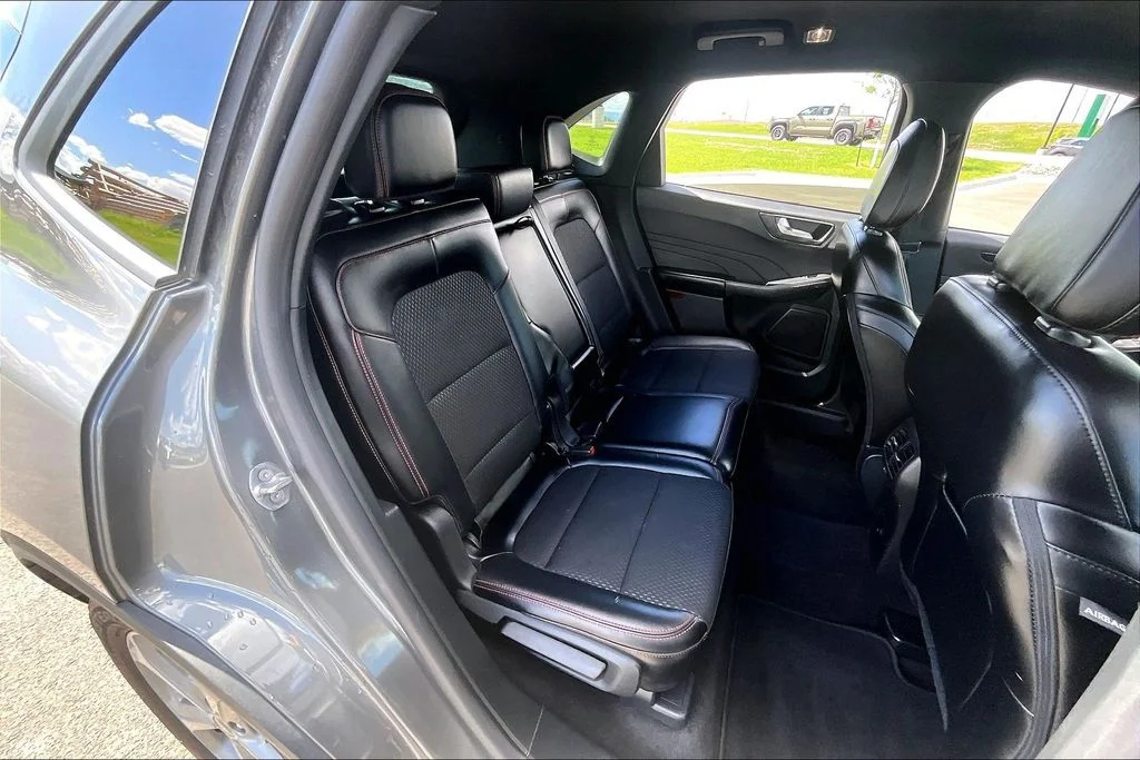 Used 2025 Gray Ford ST-Line Select image 27