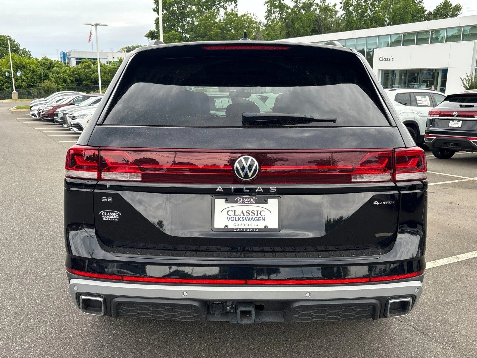 Used 2025 Deep Black Pearl Volkswagen 2.0T Peak Edition image 4