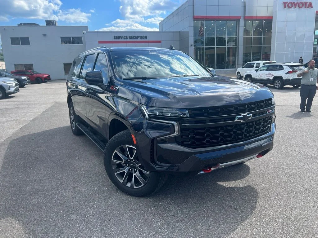 Used 2024 Gray Chevrolet Z71 image 5