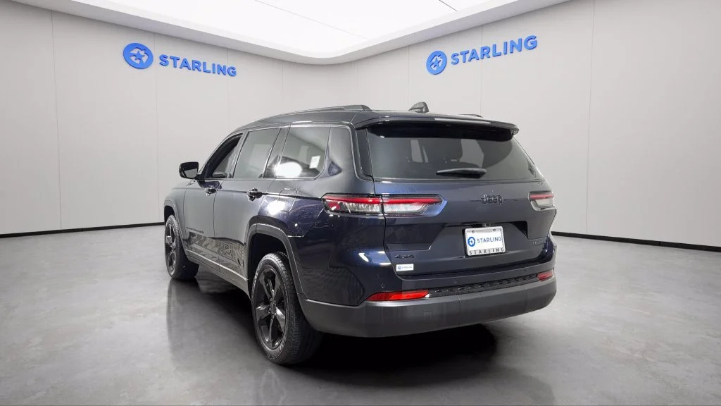 Used 2024 Blue Jeep Limited 4x4 image 6