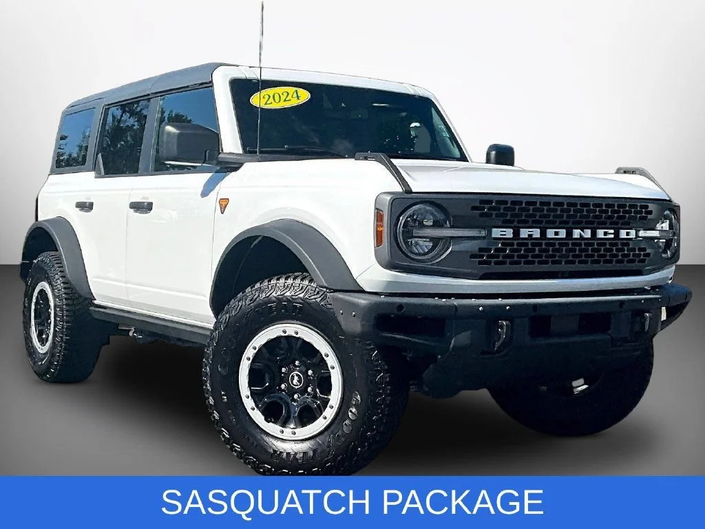 Used 2024 Oxford White Ford Badlands image 1