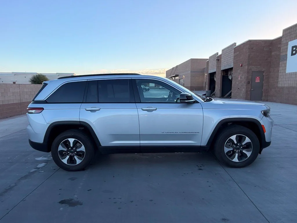 Certified Used 2024 Silver Jeep 4xe image 7