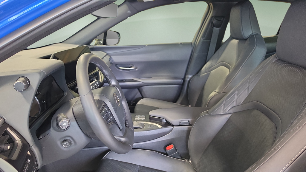 Certified Used 2023  Lexus 250h Premium image 15
