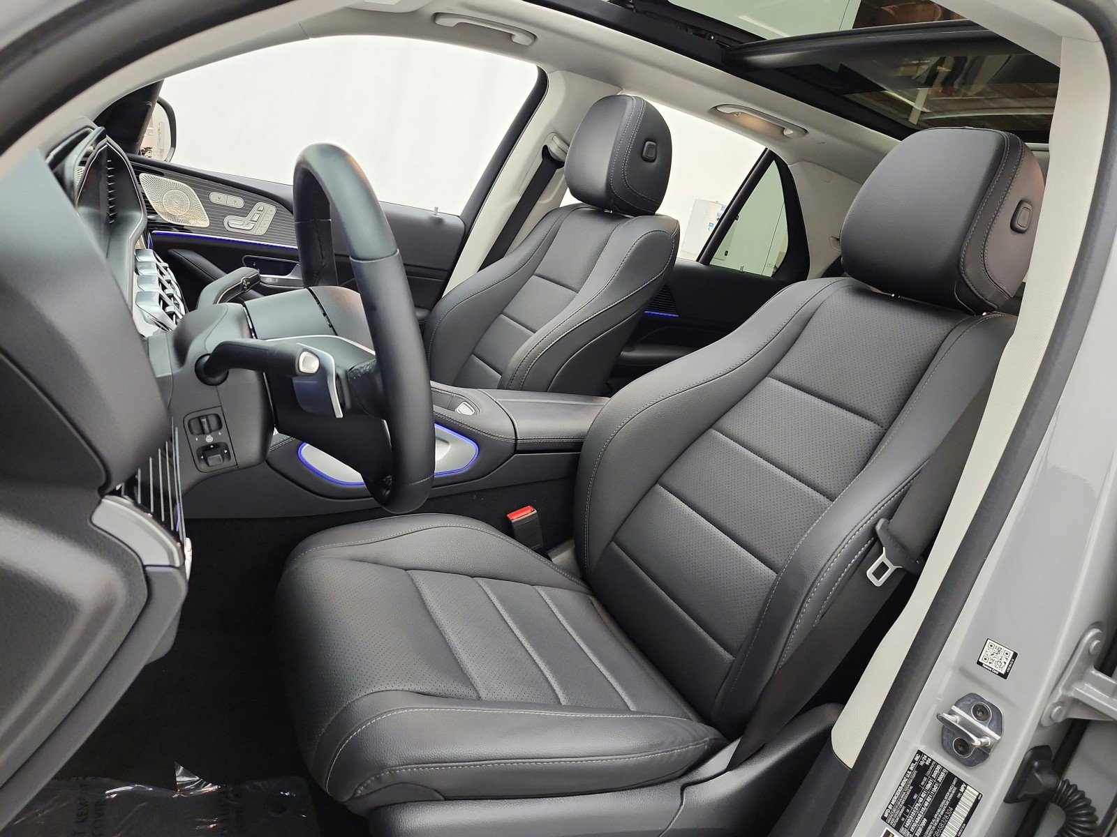 Certified Used 2025 MANUFAKTUR Alpine Grey Mercedes-Benz GLE 450e 4MATIC® SUV image 10
