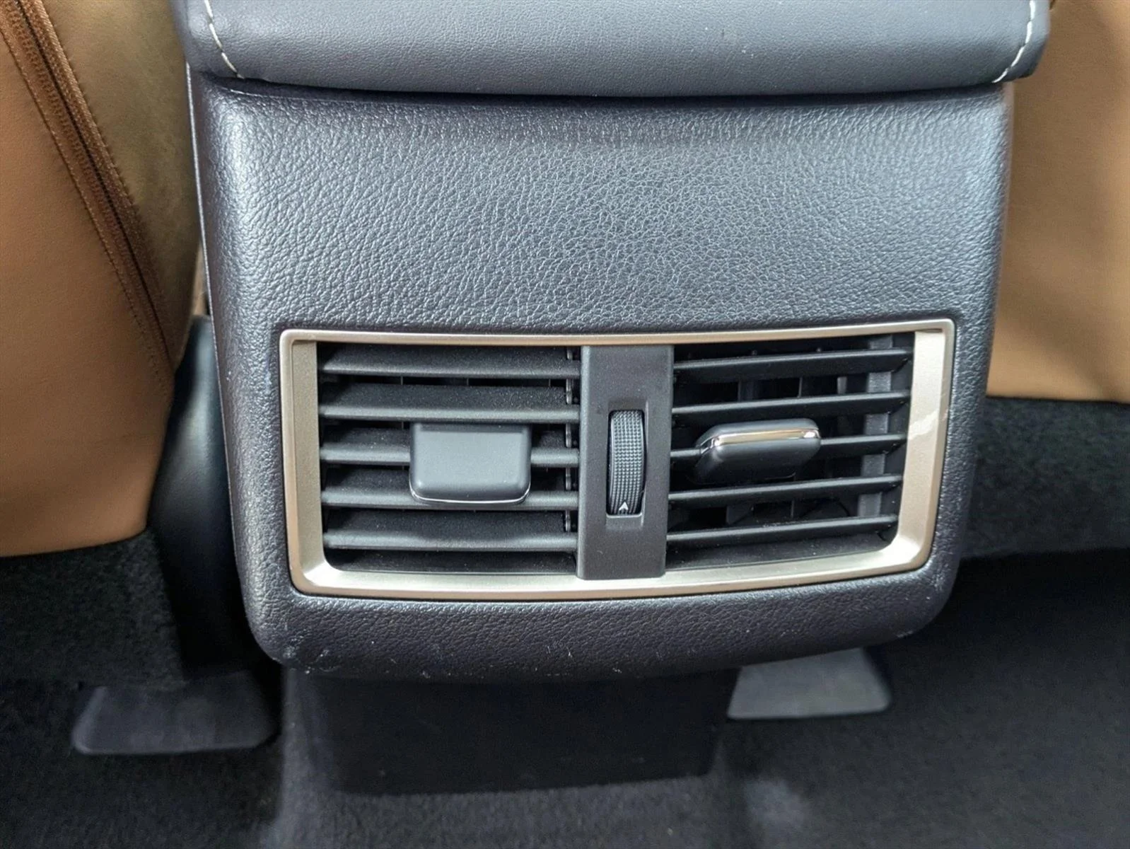 Used 2015 Silver Lining Metallic Lexus  image 17