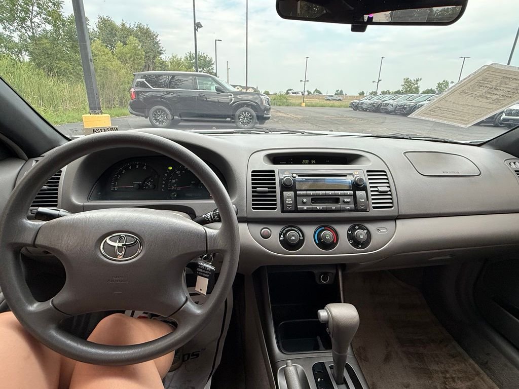 Used 2003 Silver Toyota LE image 14