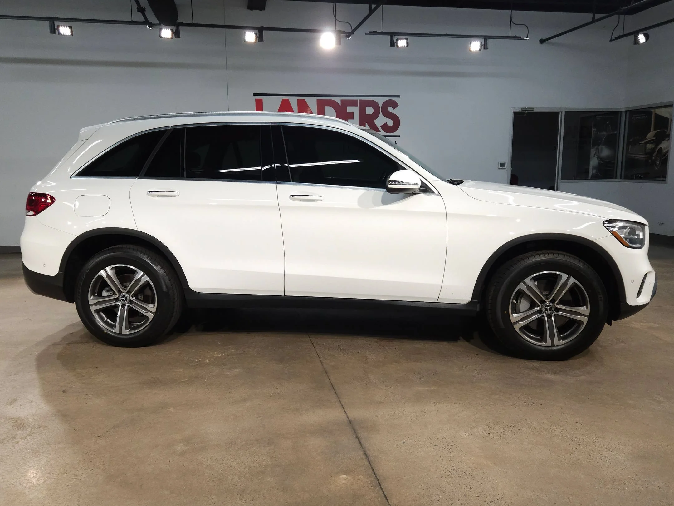 Used 2021 Polar White Mercedes-Benz GLC 300 image 8