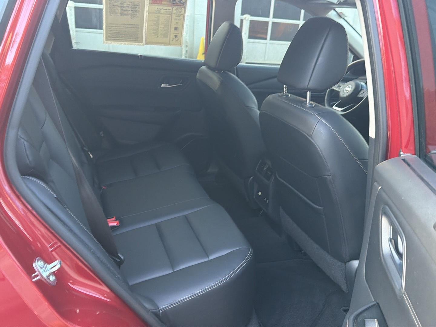 Used 2024 Scarlet Ember Tintcoat Nissan SL image 12