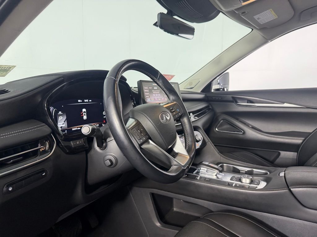Used 2023 White INFINITI Sensory image 19