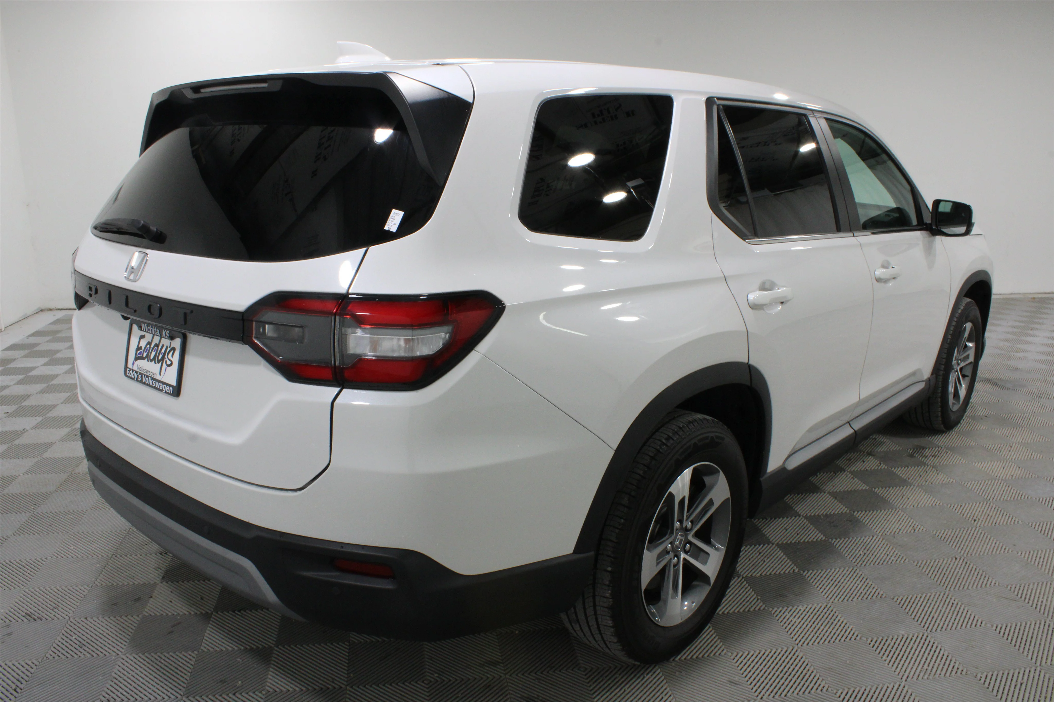 2025 Honda Pilot EX-L - Photo 29