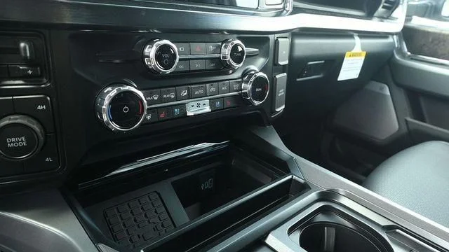 New 2026 Oxford White Ford F-350® Lariat® image 19
