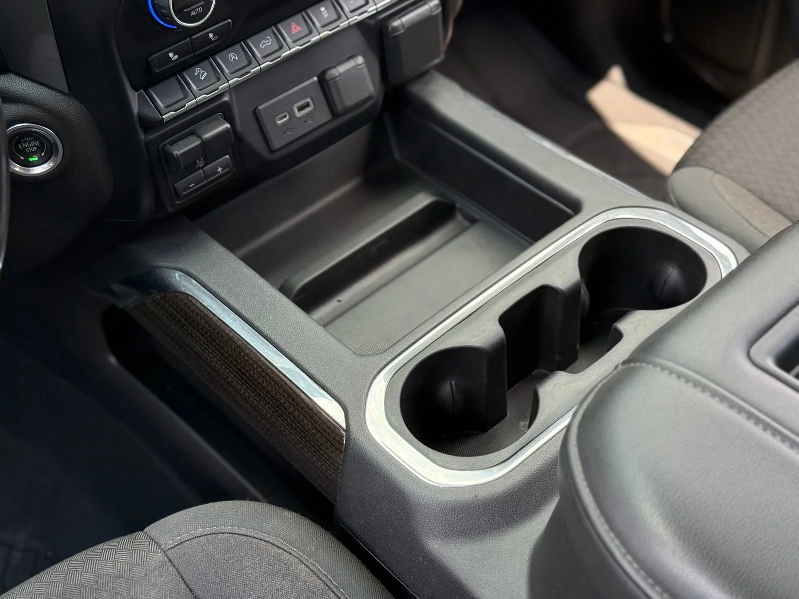 Used 2019 BLACK Chevrolet RST image 20