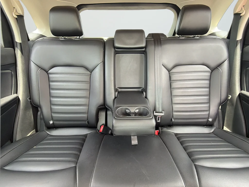Used 2020 Gray Ford SEL image 27