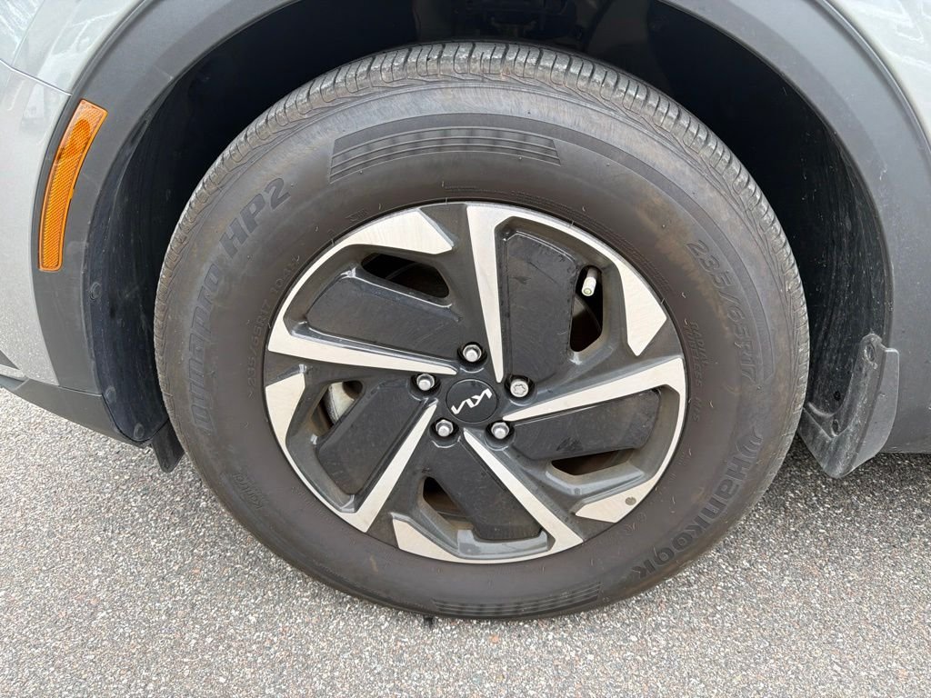 Certified Used 2024 Gray Kia LX image 26
