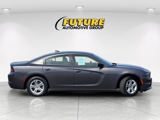 Used 2023 Gray Dodge SXT image 3