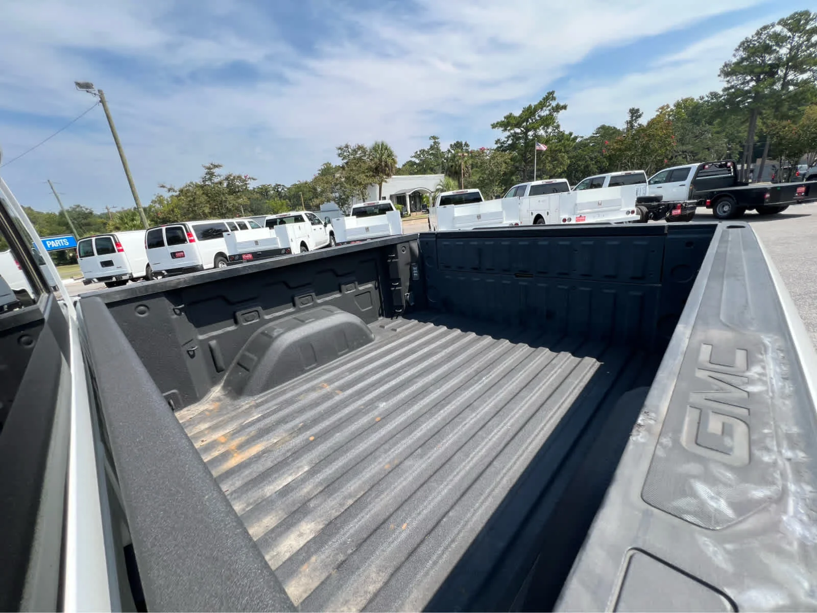 Used 2021 SUMMIT WHITE GMC AT4 image 7