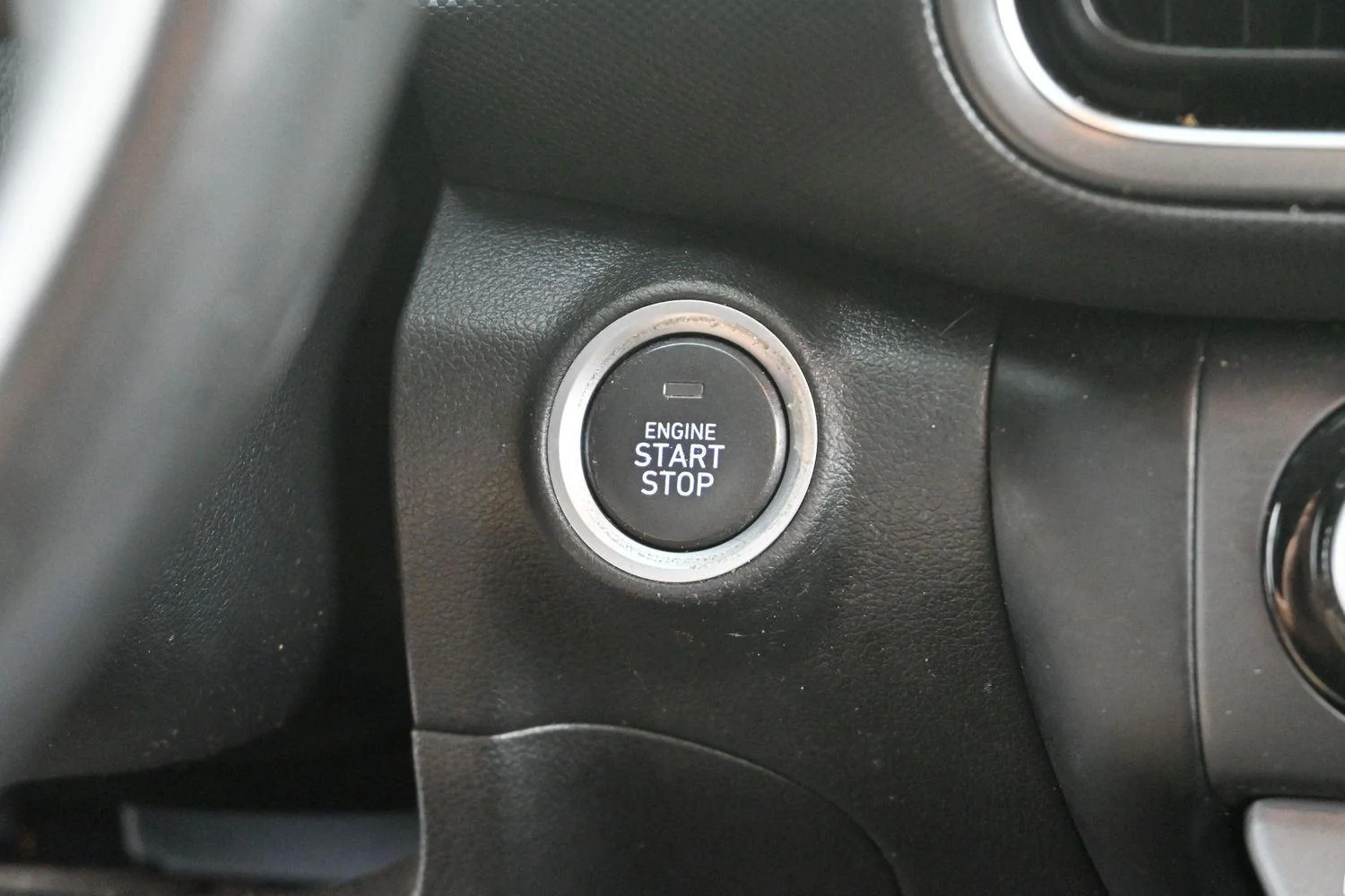Used 2022 Thunder Gray Hyundai Limited image 25
